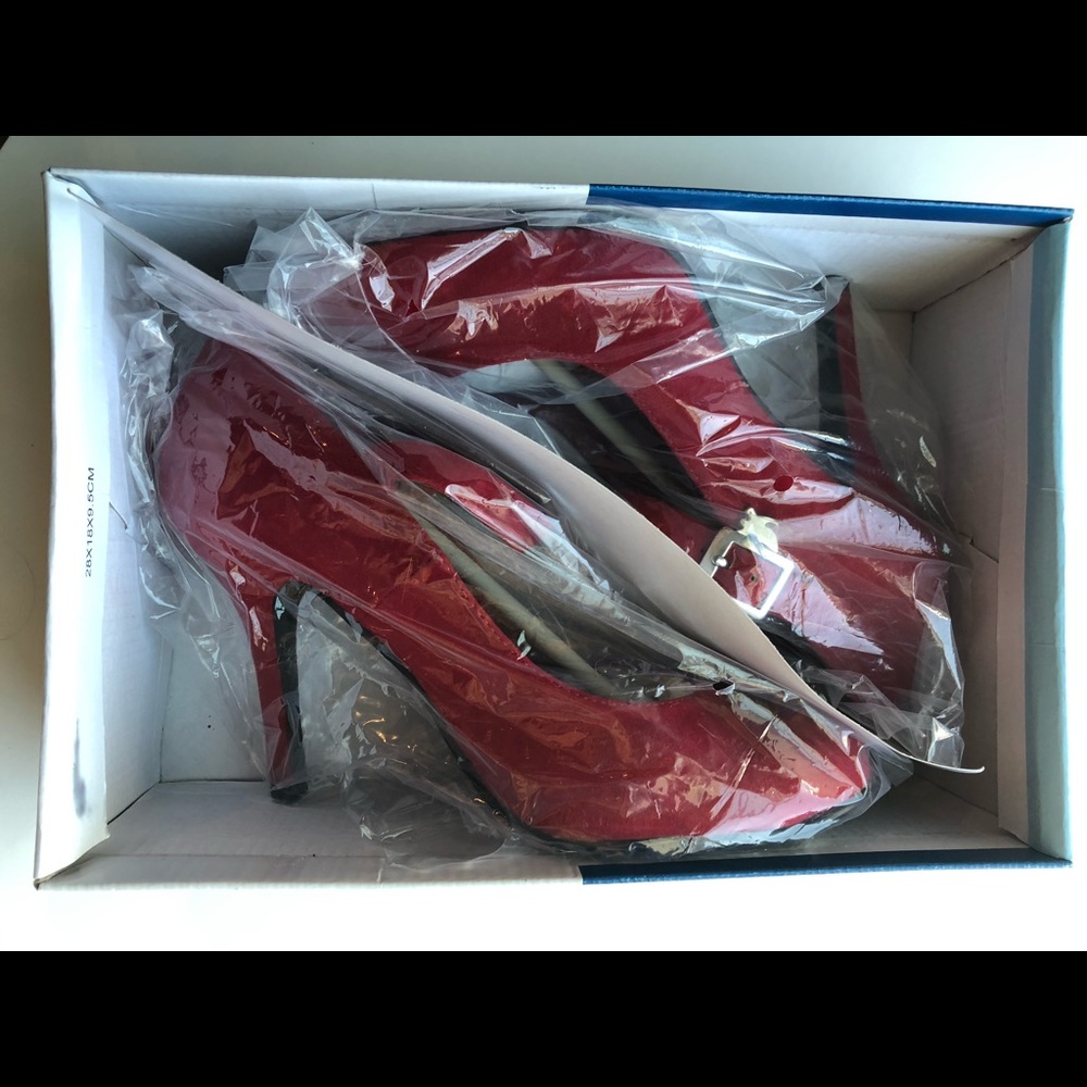 Shrek Koppa Red Strap Pump Heels 8 💃🏼❤️🔥